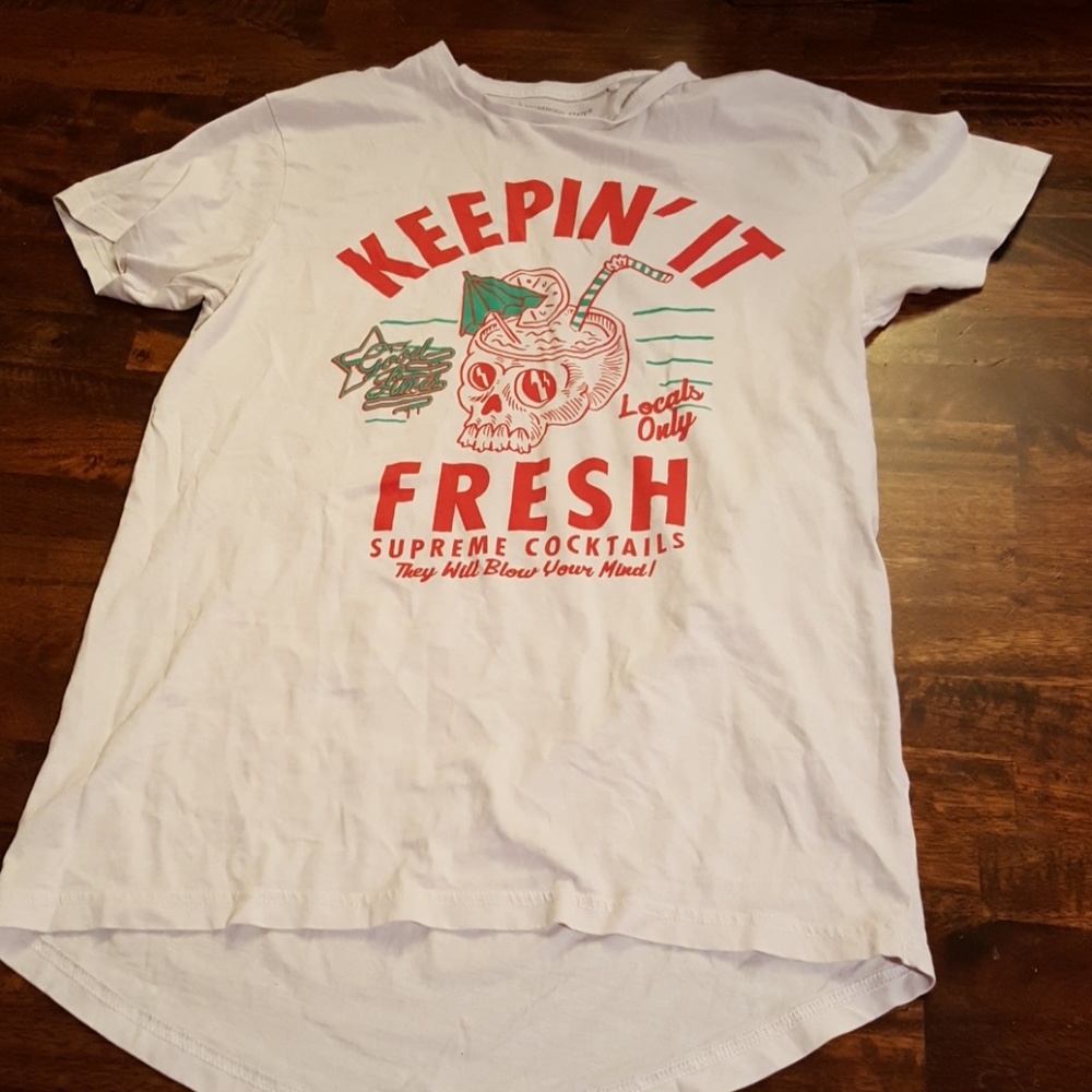 Tee shirt